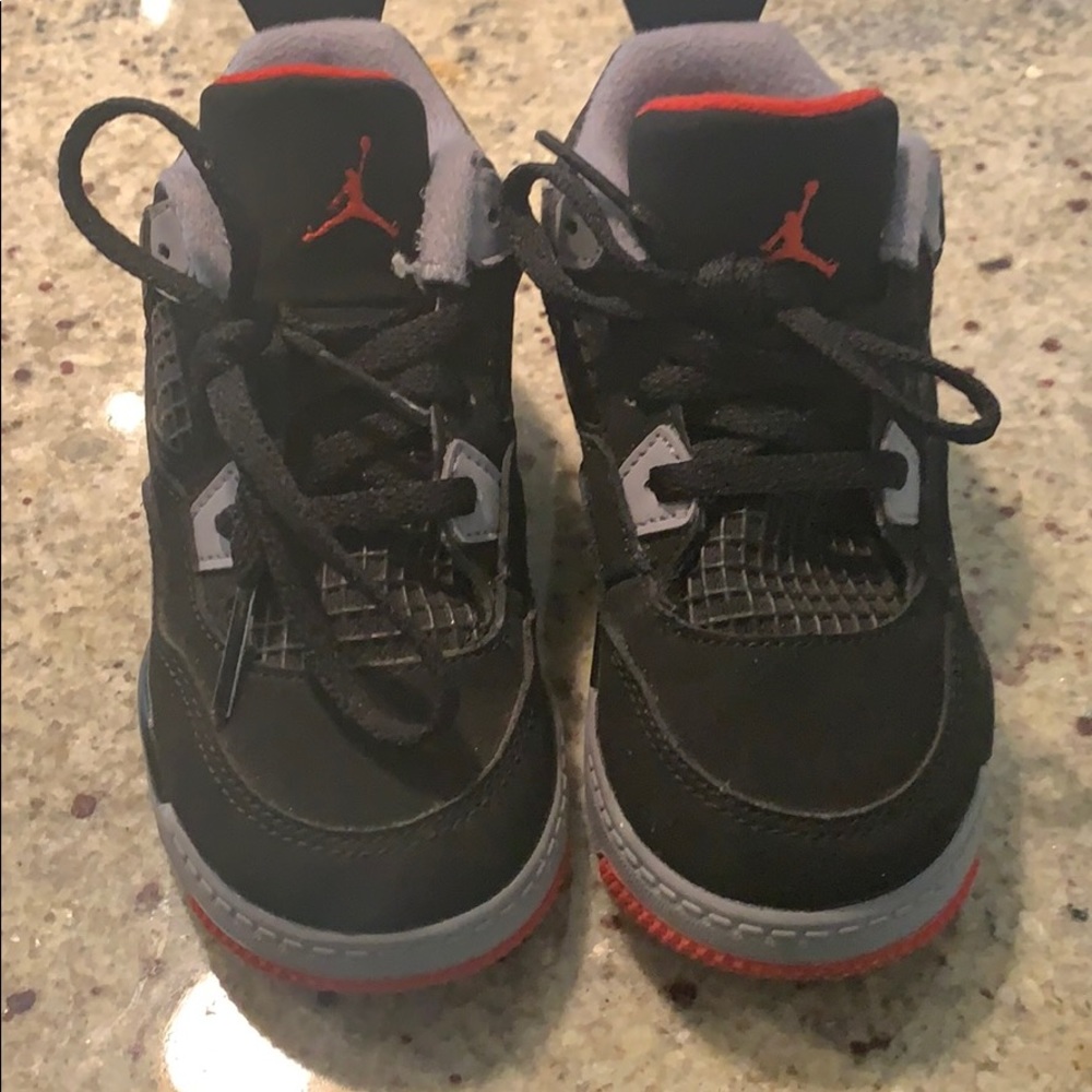 Jordan 4s riddle size 9